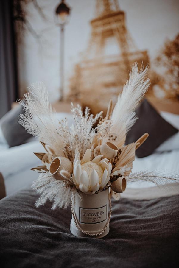 Dom Weselny Ludmila Bed & Breakfast Krasnik Ngoại thất bức ảnh